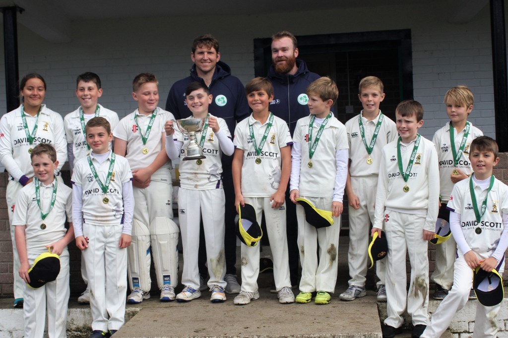Gary Wilson and Paul Stirling with the All-Ireland cup winning Instonians U 11s team